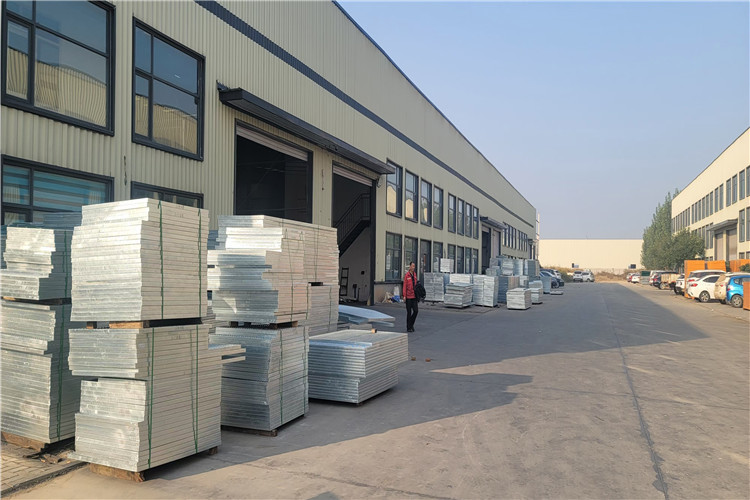Hot Dipped Galvanized Stair Nosing Grating Outdoor Staircase Steel Bar Grating For Trench Cover Drain Grate Floor Grate
