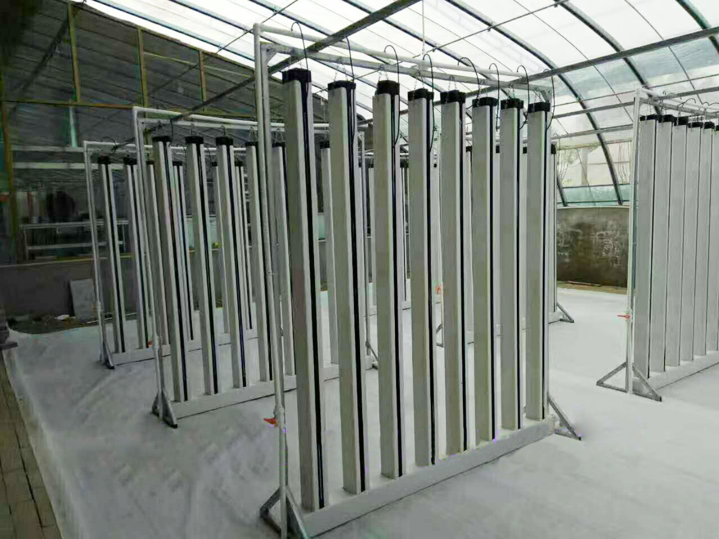 Skyplant Customized NFT Vertical Climate Control Hydroponic Growing Systems
