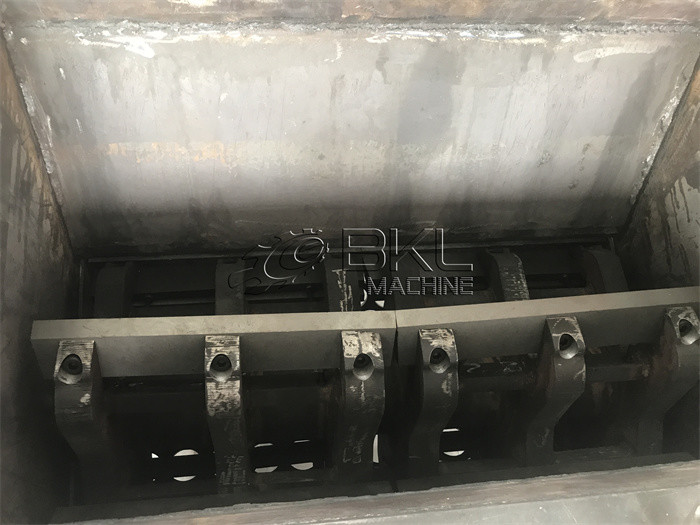 75KW Plastic Waste Recycling Machine SKD11 Plastic Bottle Crushing Machine