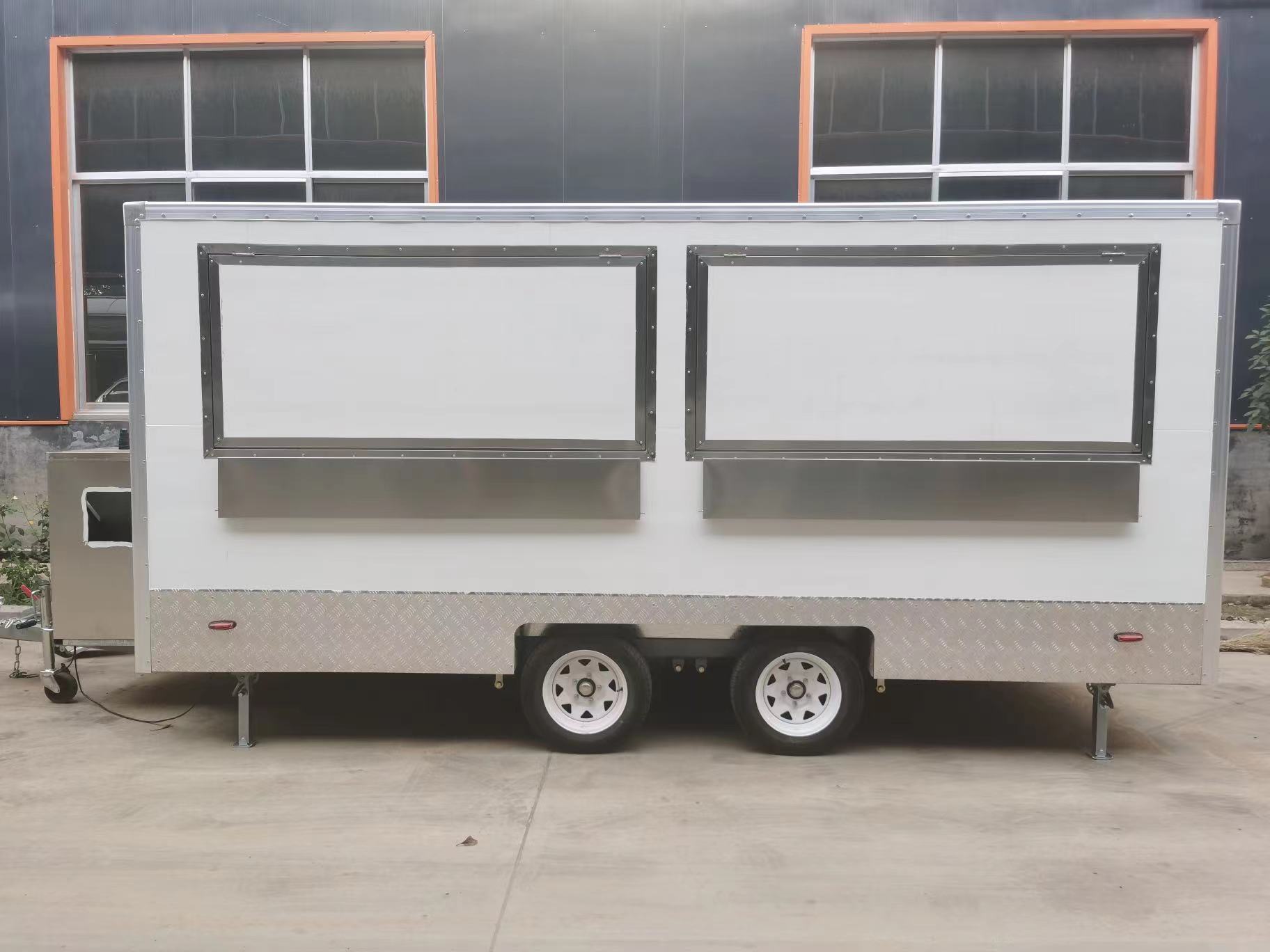 Mobile Salon in Technology with 4 Wheels and L420.00cm*W180.00cm*H230.00cm Dimensions
