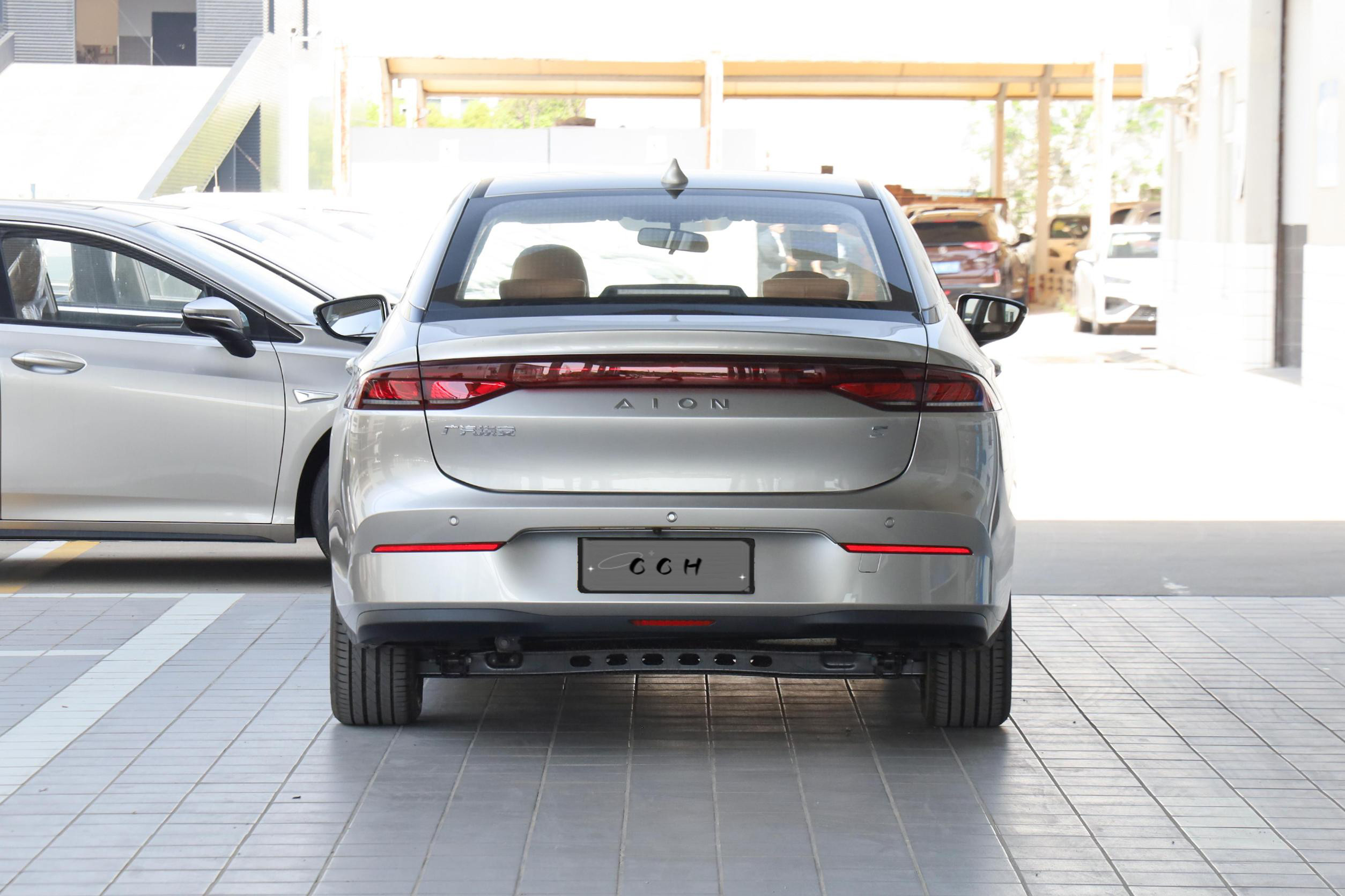 GAC Aion S Left Hand Drive Intelligent100Kw Convenient Electric Car