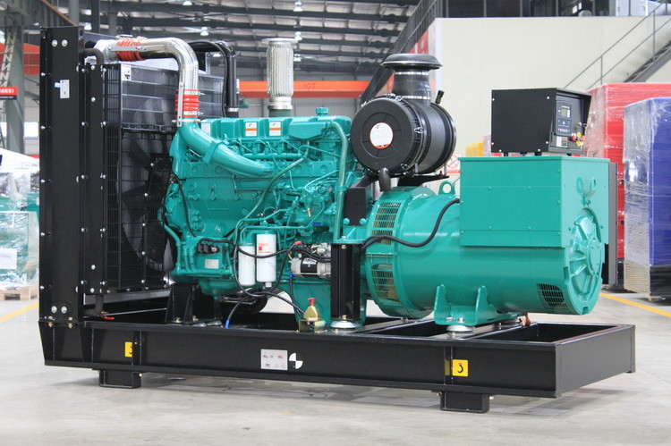 640kw 650kw Cummins Diesel Generator Set 480v 3 Phase Standby Generator