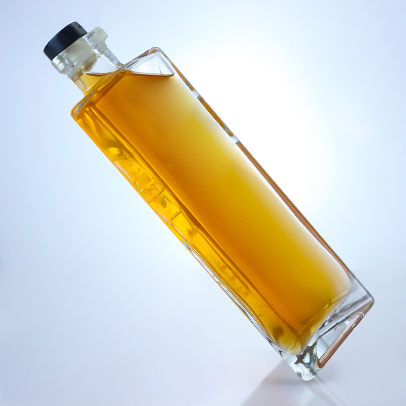 Custom Cap Super Flint Glass 750ml Triangle Liquor Bottle for Vodka Whisky Gin Rum
