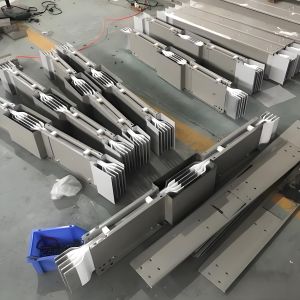 Plug In Electrical Busduct 800A-1250A Dense Enclosed Cable Busway