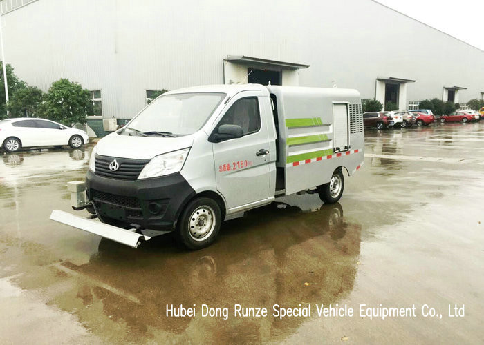 Mini High Pressure Washing Truck For Road Washing and Jetting Sewer 1000 Liters