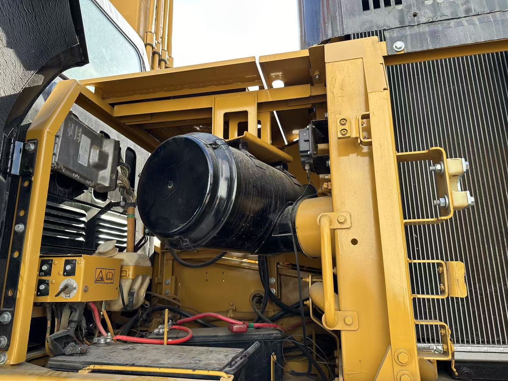 Secondhand 30 Ton Crawler Excavator Cat 330 Original Building Machinery Excavator