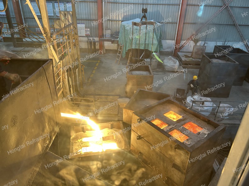 3-3.2 g/cm3 Bulk Density Electrocast Magmalox Block for Steel Industry Applications