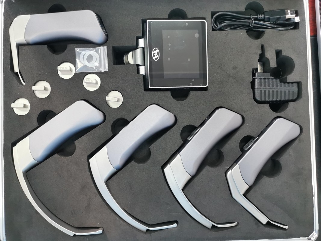 3 Million Pixel Handheld Medical Surgical Video Laryngoscope With AV Output Function