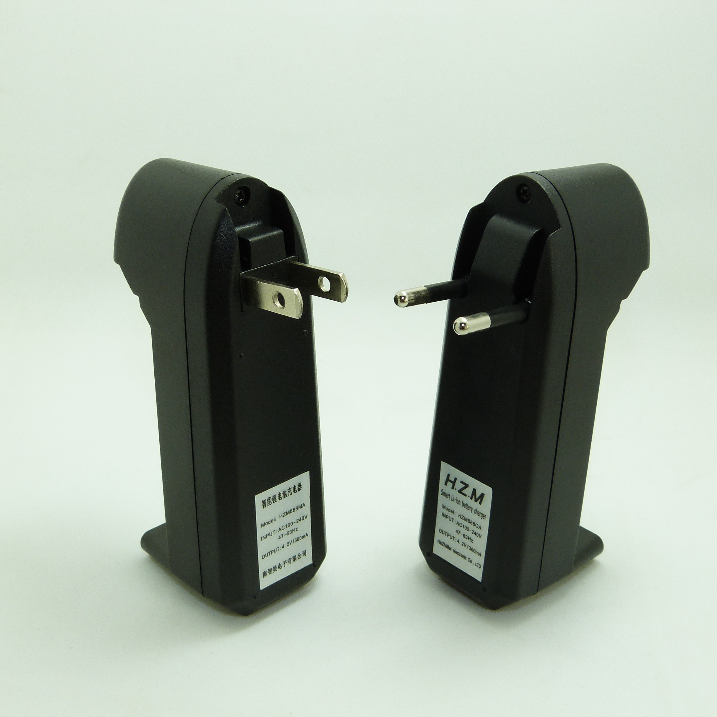 888 Boat Shape US EU Universal Li Ion Battery Charger For Flashlight Headlight