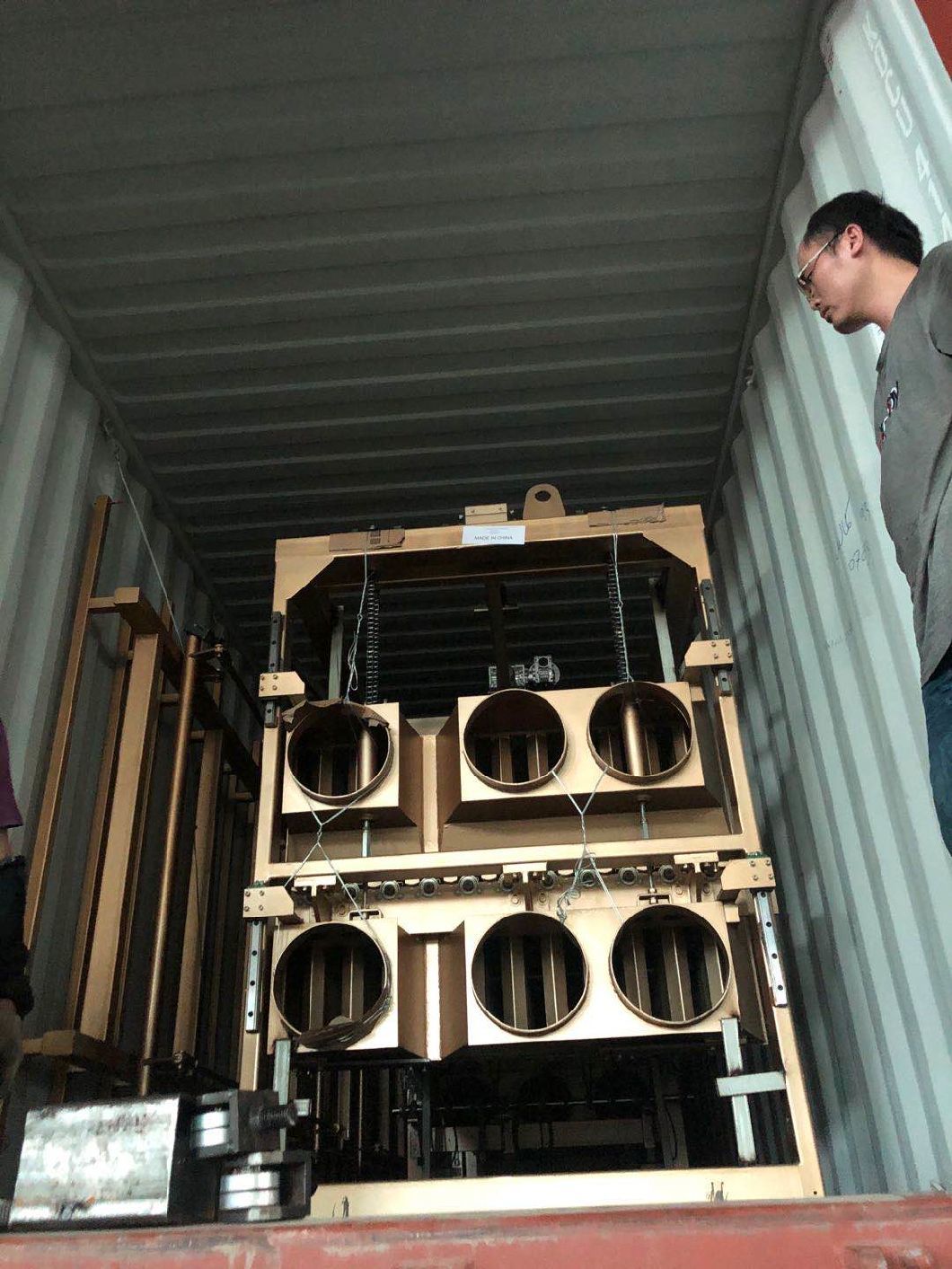 600*1000mm Small Size Glass Tempering Furnace Glass Tempering Machine
