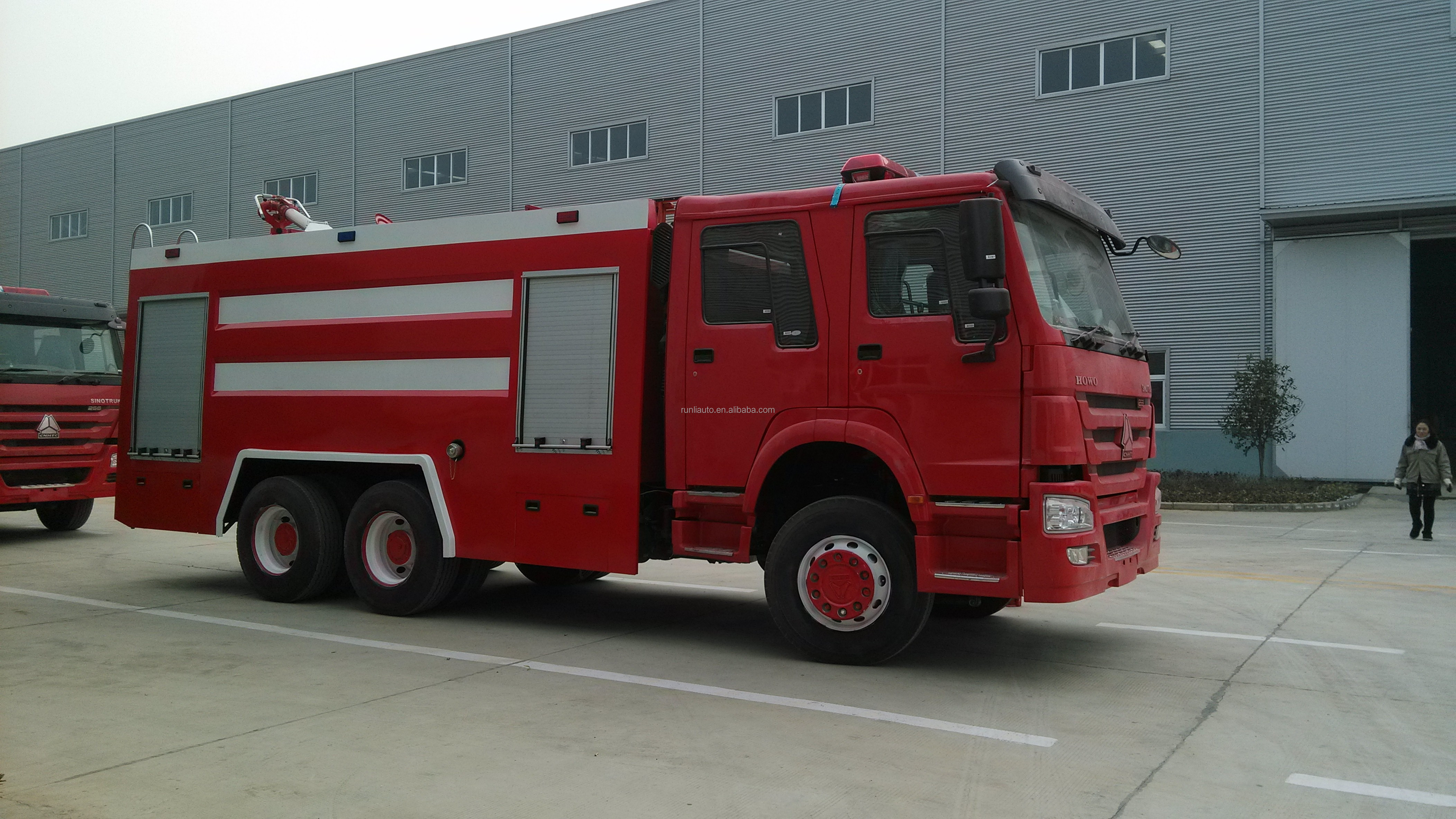 China Fire Rescue SINOTRUK 6X4 Water Foam Fire Fighting Truck for Sale