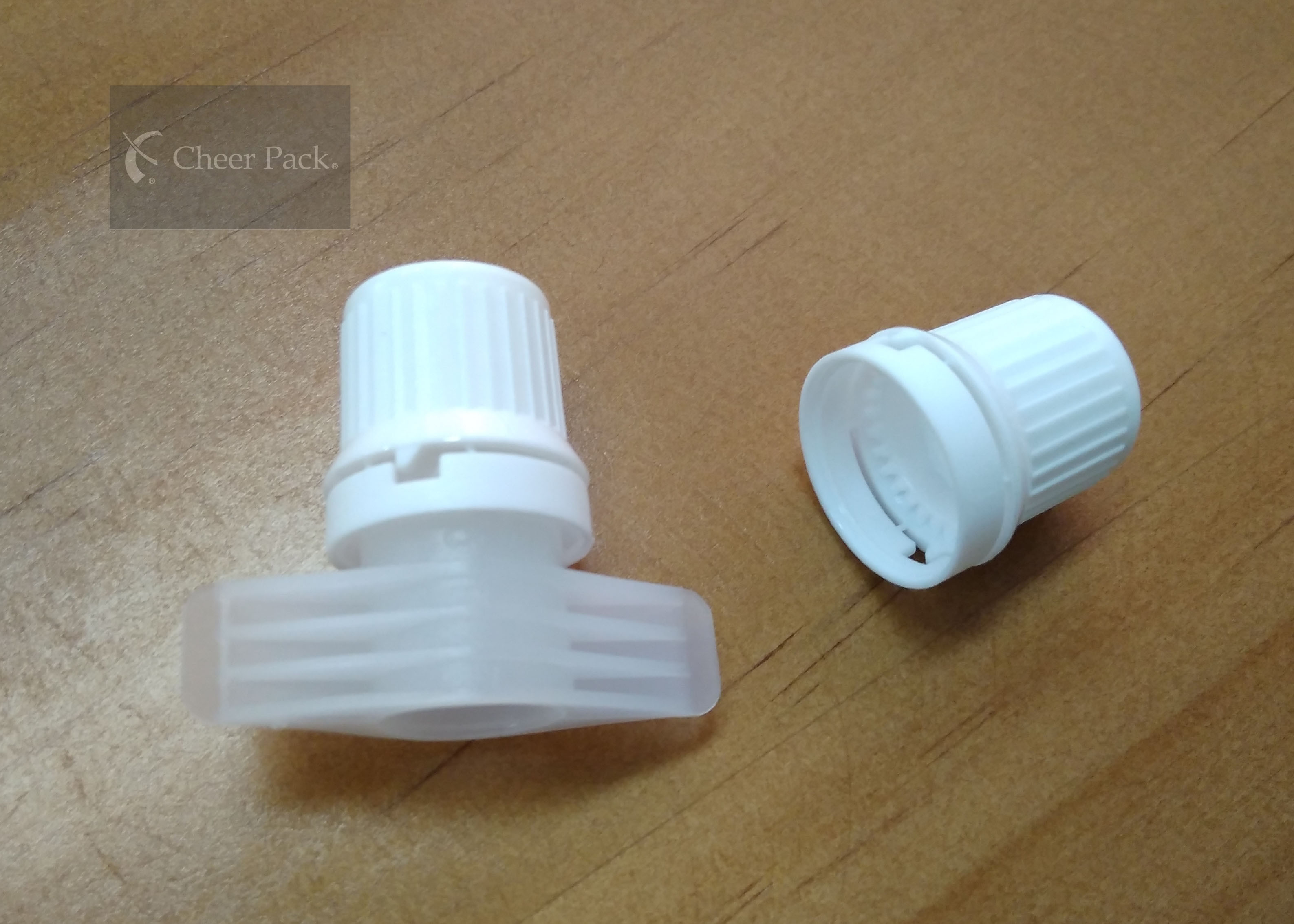 Plastic Baby Food Pouch Caps Suction Nozzle Cap PE Material 9.6 Mm Inner Size