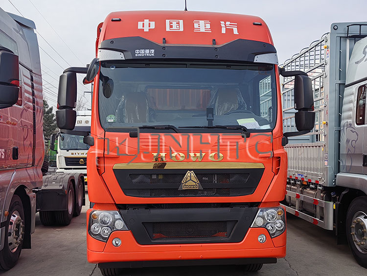 Chinese Sinotruk HOWO TX 4X2 6 Wheeler Fence Cargo Truck for Sale