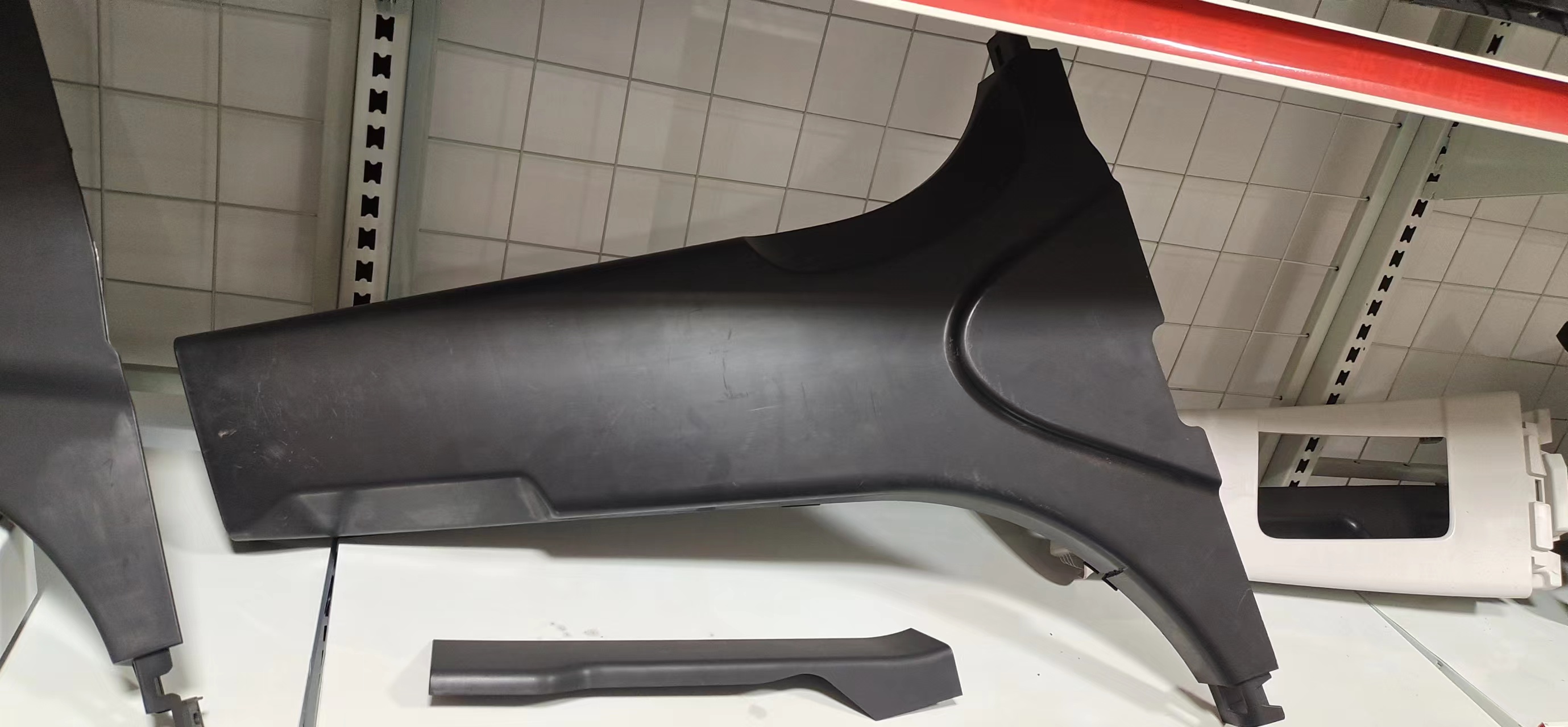Polish Automotive Plastic Injection Mold for Interior and Exterior Parts Car Mould Maker