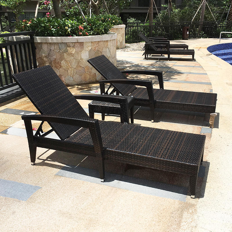 Modern Rattan Sun Lounger UV Resistant Chaise Lounge Chairs Outdoor