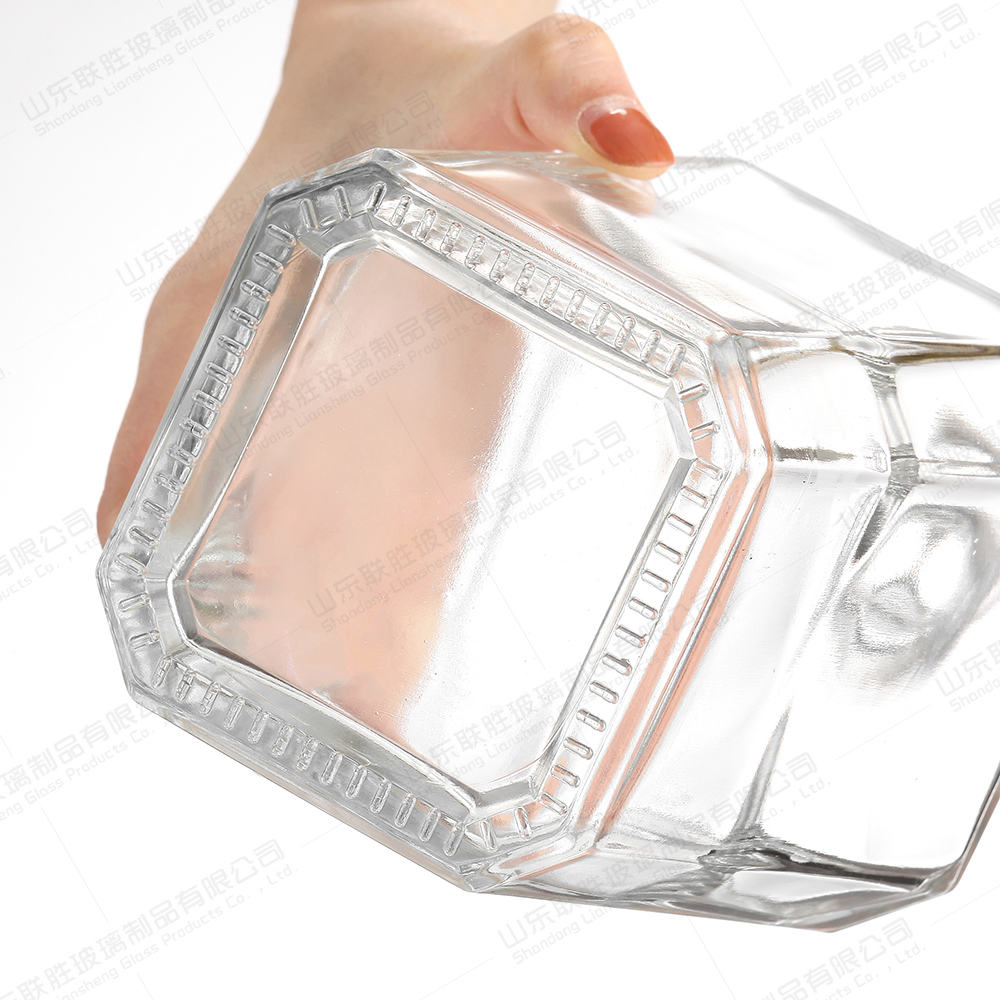 1500ml Red Wine Decanter Crafted from High Borosilicate Glass for Wine Lovers' Pleasure