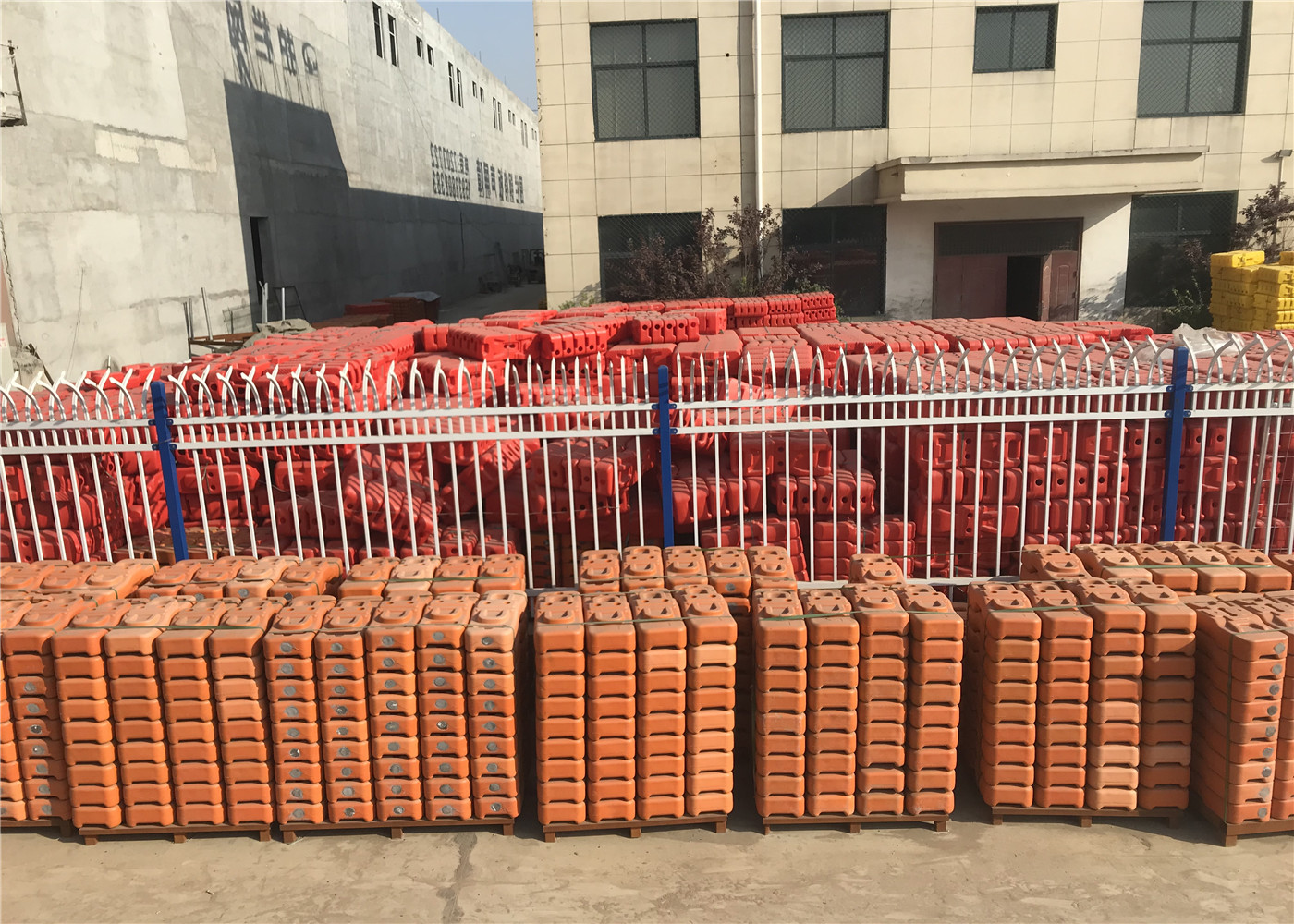 Q235 Steel Metal Crowd Control Barriers , Construction Site Fence Panels