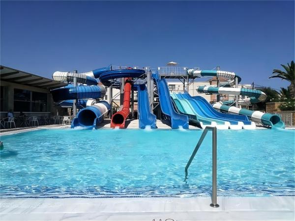 ODM Outdoor Kids Playground Equipment Playhouse Fiberglass Water Slide for