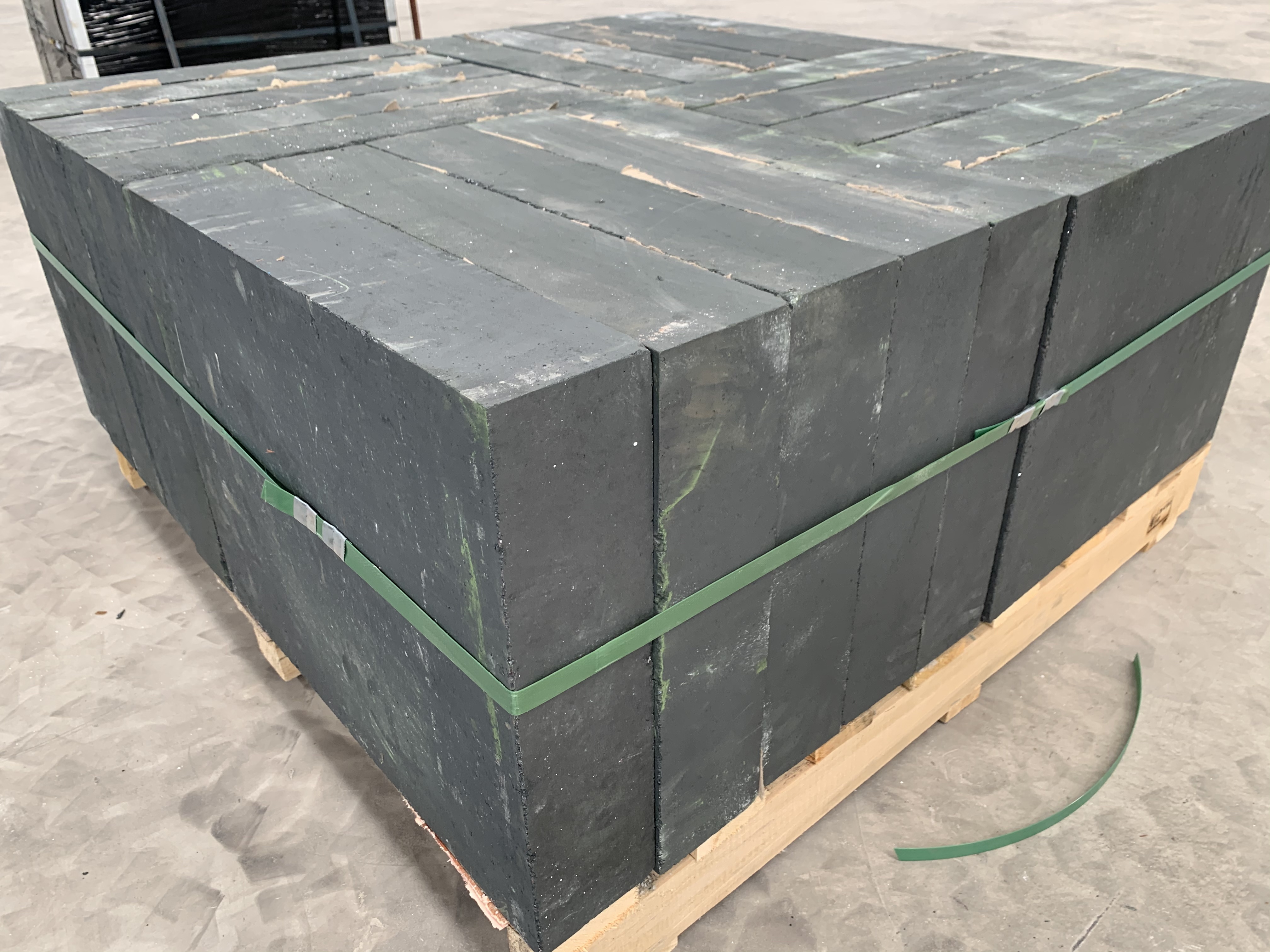 Cr2O3 50-93 and Corrosion Resistant Chrome Tiles for Glass Furnace Wall Block Pitching