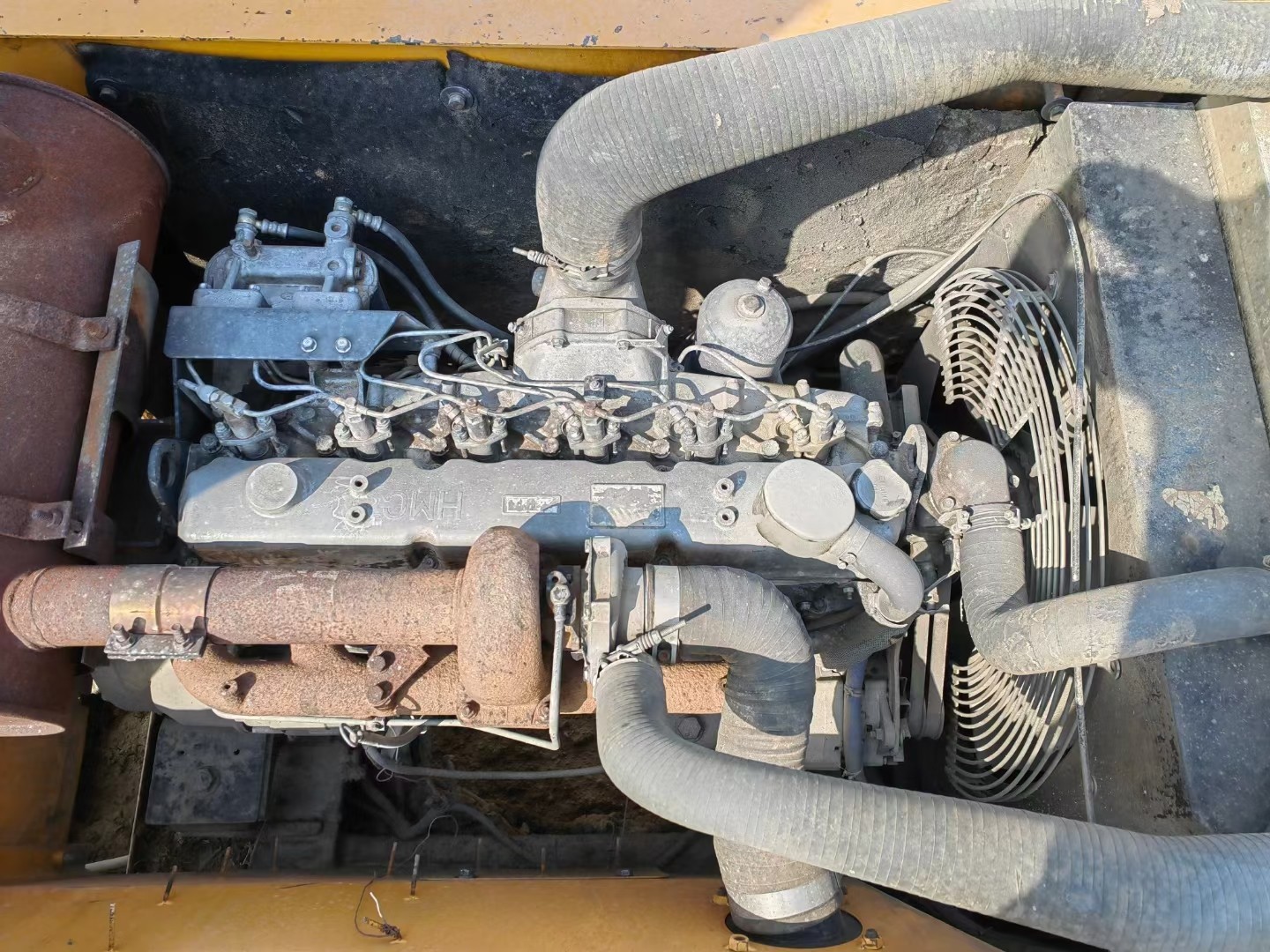 Used Hyundai 215-9s Excavator Construction Equipment Equipped With Cummins Engine