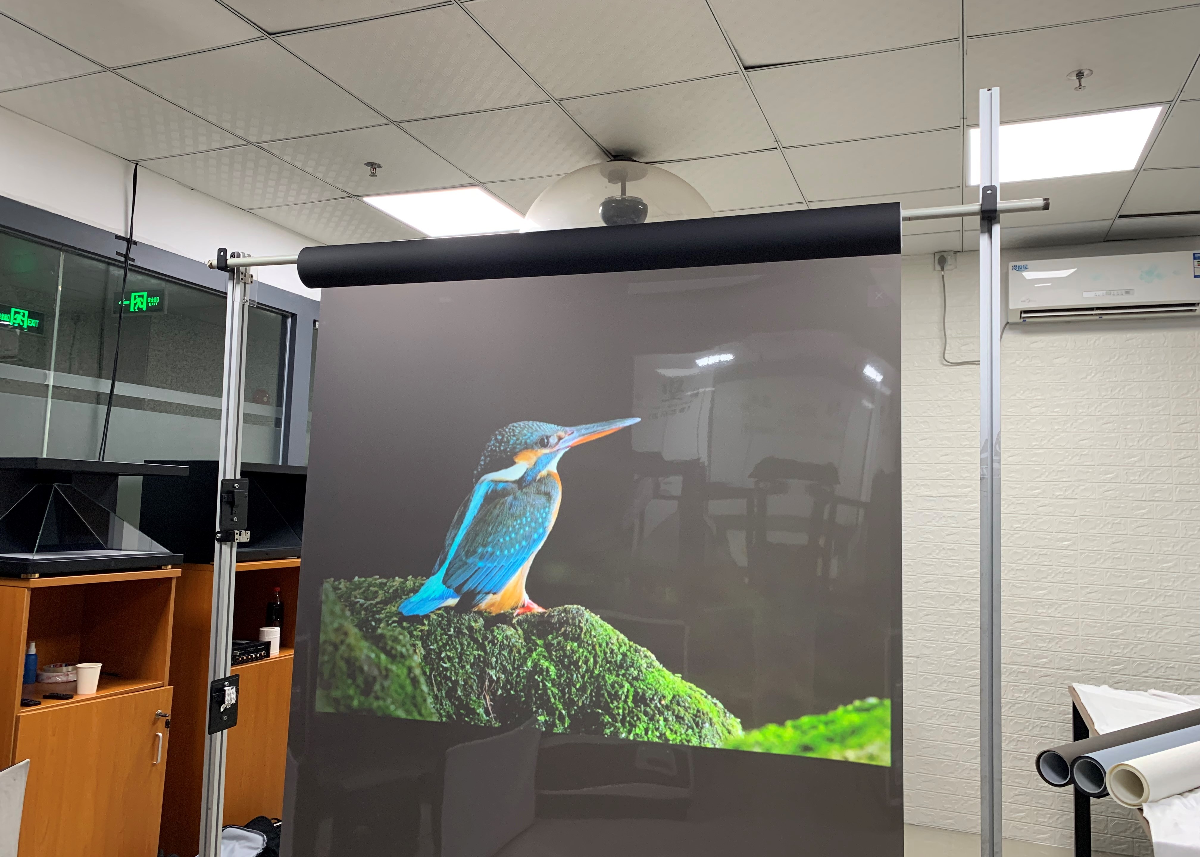 1.52 * 30M Natural Black 3D rear Holographic film For Stage Holo Gram Sample Testing