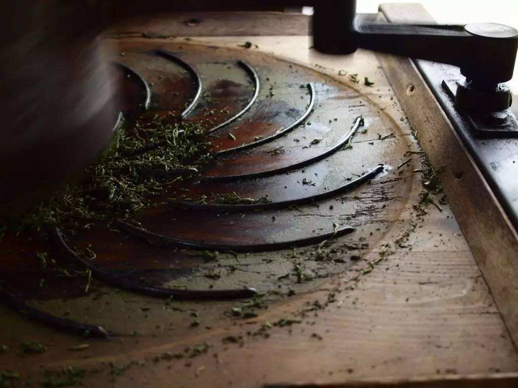 Dry and ventilated Dark Chinese Tea Health Natural weight loss