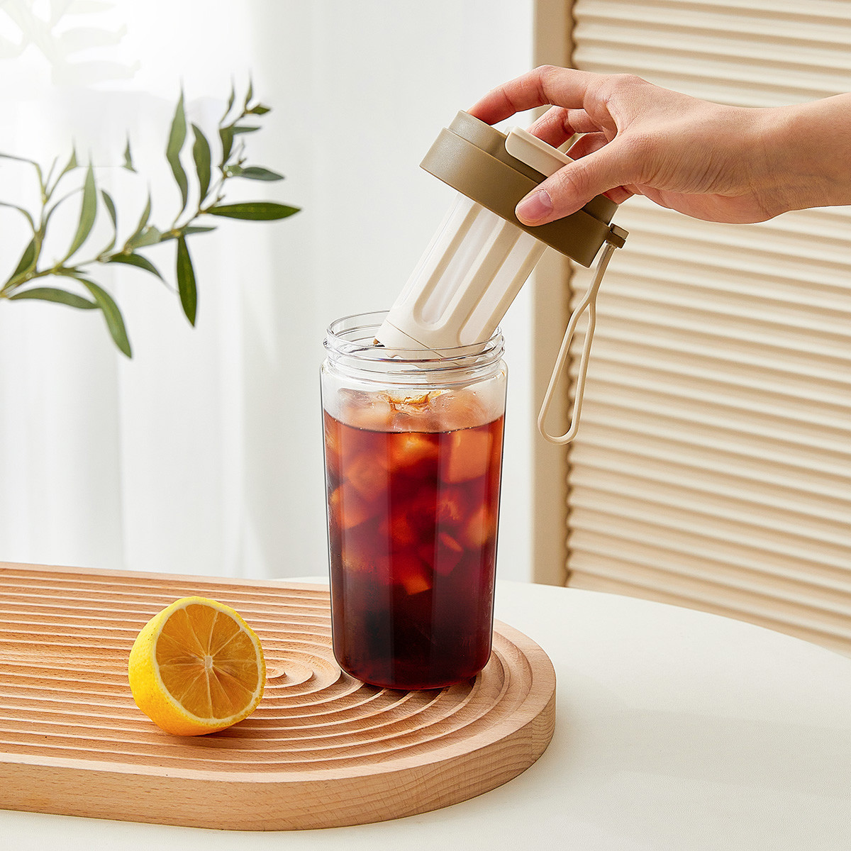 11oz / 330ml Plastic Reusable Cold Iced Coffee Cup With Lids And Straws