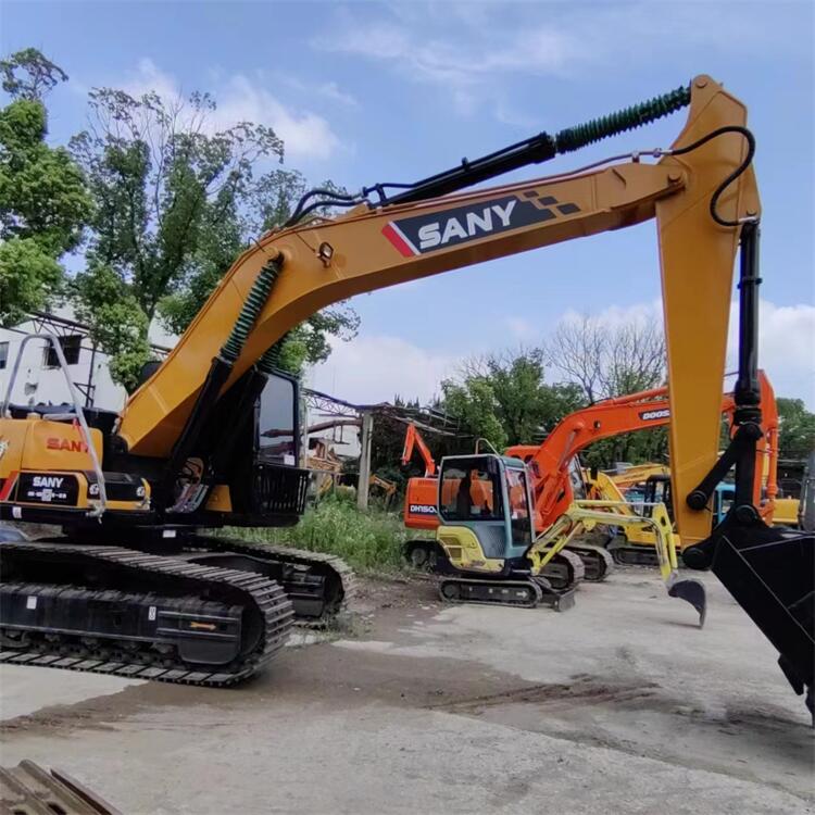 Sany 215C Excavator Machine 21500 KG Weight 0.93m3 Bucket Capacity Direct from Shanghai