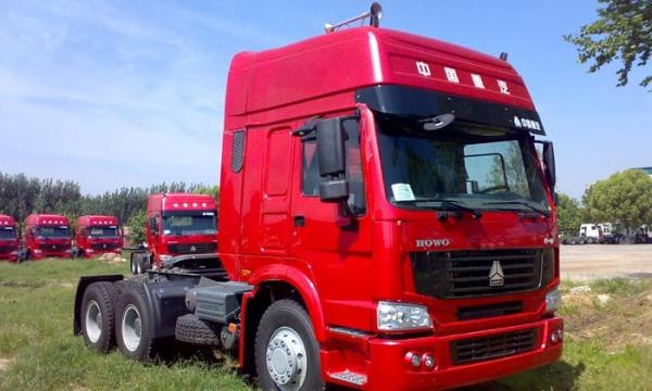 Sinotruk Howo 6x4 371hp Prime Mover Tractor Truck With Two Sleepers WD615.47