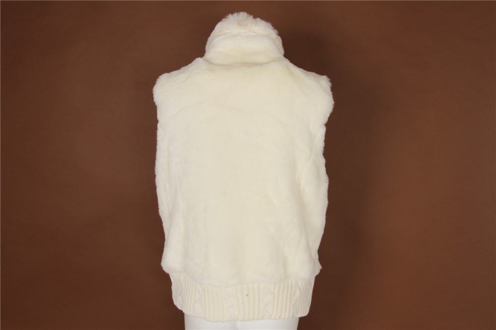 Sleeveless Zipper Closure Women Down Vest With Fur Collar