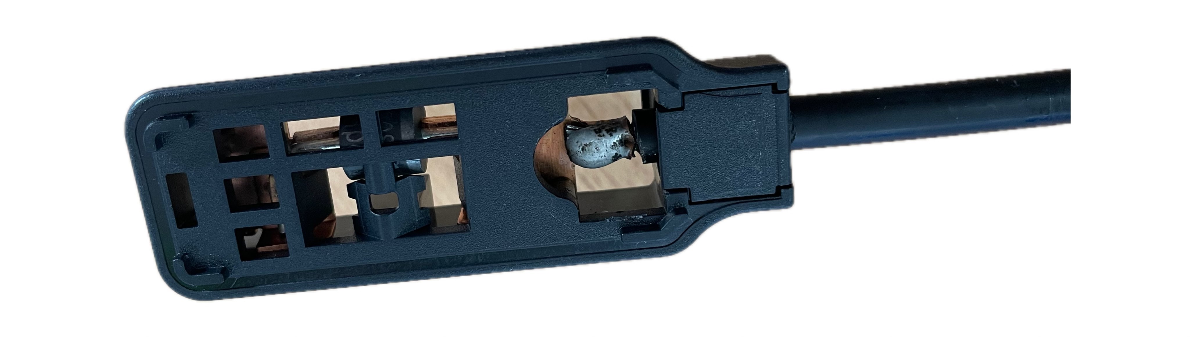 1500 VDC Photovoltaic Junction Box with Class II Safety PPE Insulation / V-0 Flame Rating