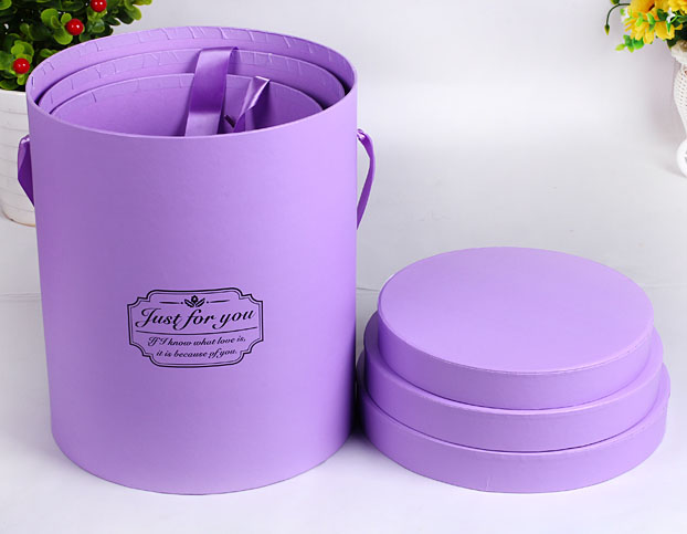 Luxury Custom Made Round Cardboard Boxes for Roses Packaging Accepting Custom Orders