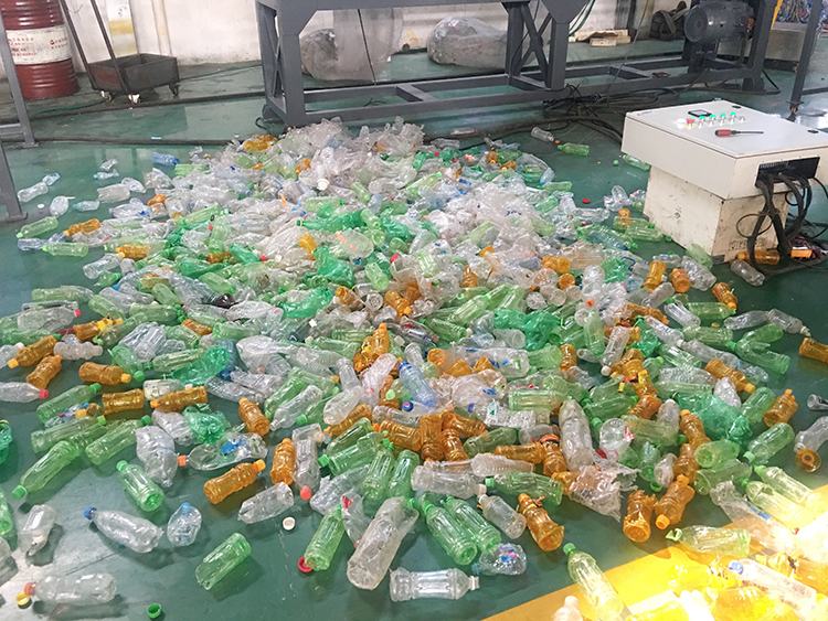 PP HDPE PET Bottle Label Remover Machine 5000KG/H Washing Line