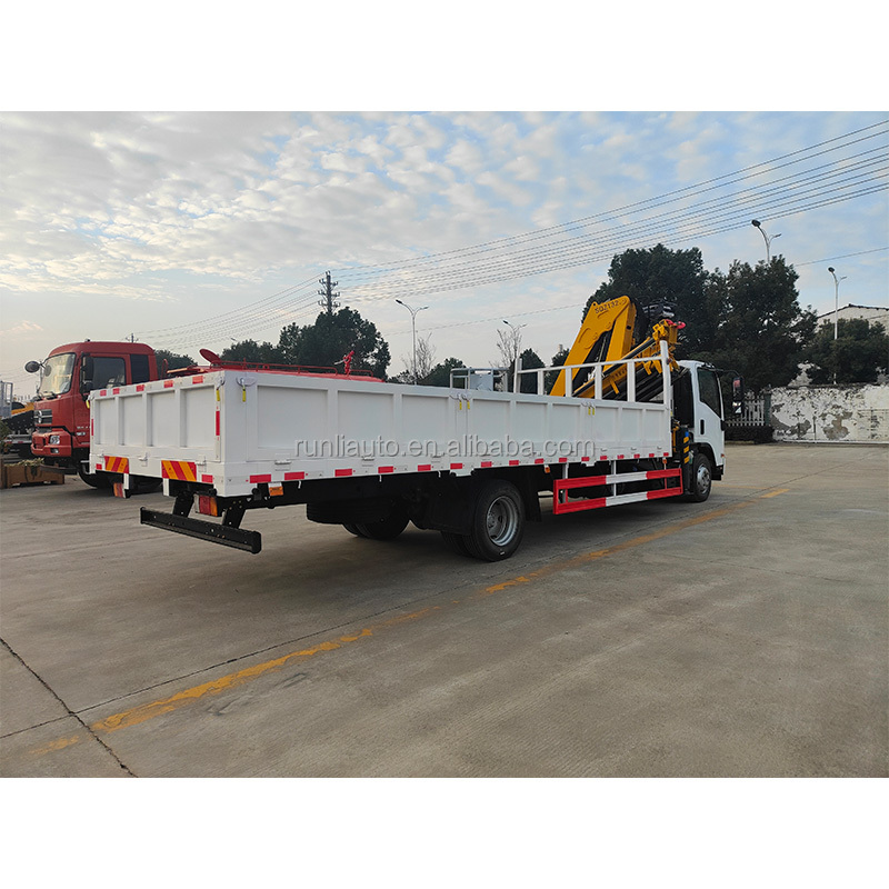 Japan 2 Tons 3.2 Tons SQZ32 SQZ38 Folding Arm Cargo Mounted Crane ISUZU 4x2 ELF Crane Truck Mounted