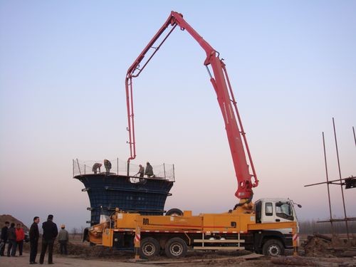 32m H Shaped Outrigger Concrete Pump Truck 9600*2500*3500 MM Easy Operation
