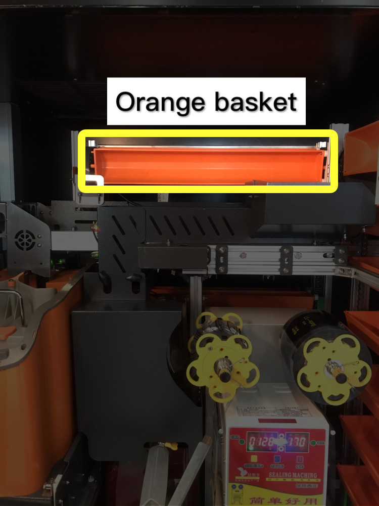 Fresh Orange Juice Vending Machine With Cooling System Instant Orange Vending Machine for Commercial Use
