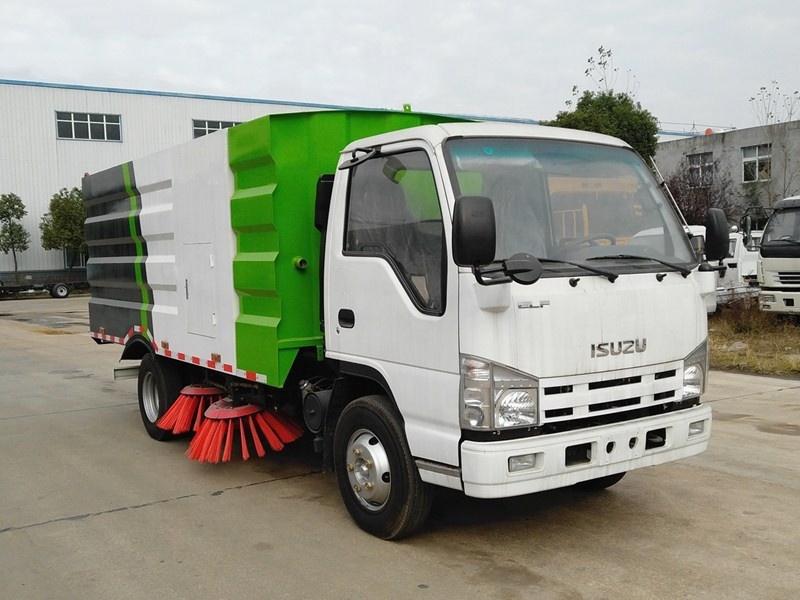ISUZU Special Purpose Trucks 3cbm Road Sweeping Truck Mini Street Cleaning Machine