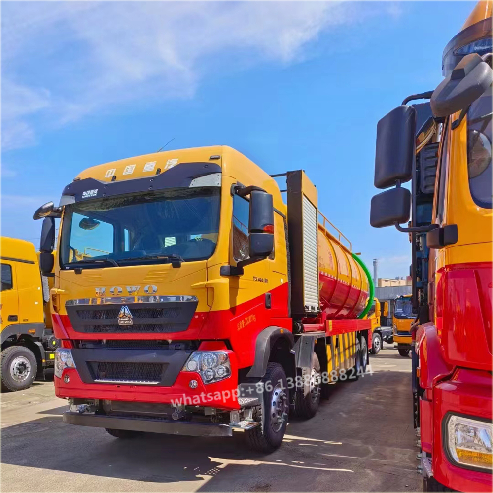 SINOTRUCK HOWO 8*4 33000 Liters Cleaning Sewage Suction Truck Vacuum tank Truck Sludge Truck