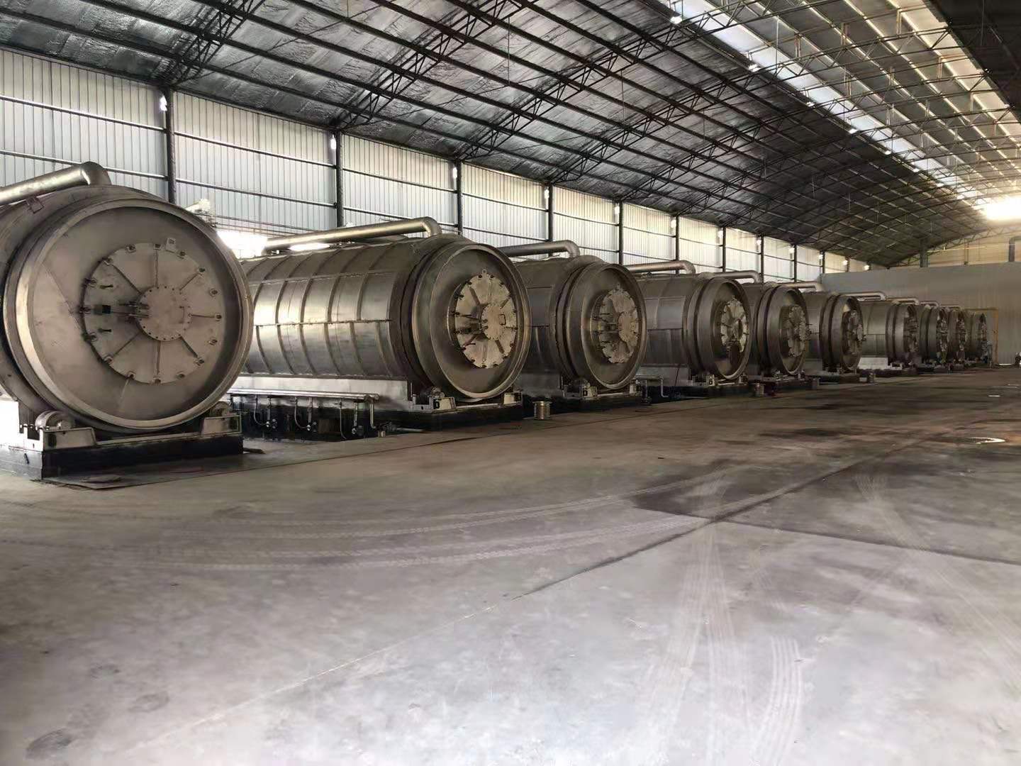 15.5kw Type Small Scale Waste Tyre Plastic Rubber Pyrolysis Plant For Fuel Production