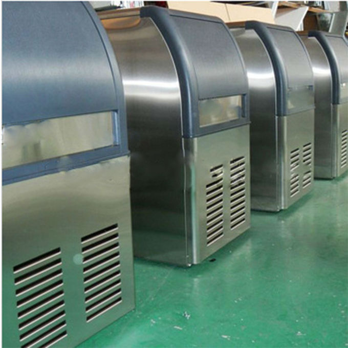 Air Cooling 128kg/24h Ice Cube Making Machine Commercial