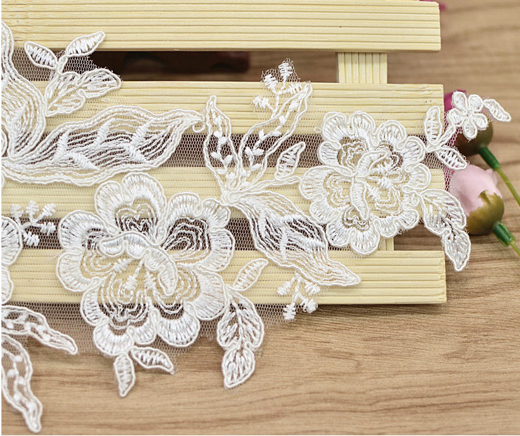 Garment Accessories Embroidery Lace Applique with Cord Ivory Color