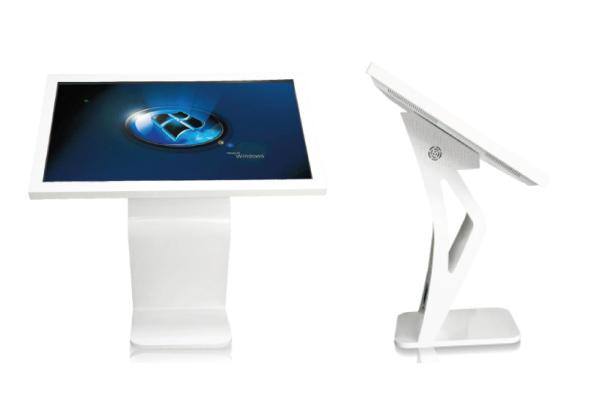 43“ Free Standing Touched Indoor LCD Screen High Resolution Full Color Digital