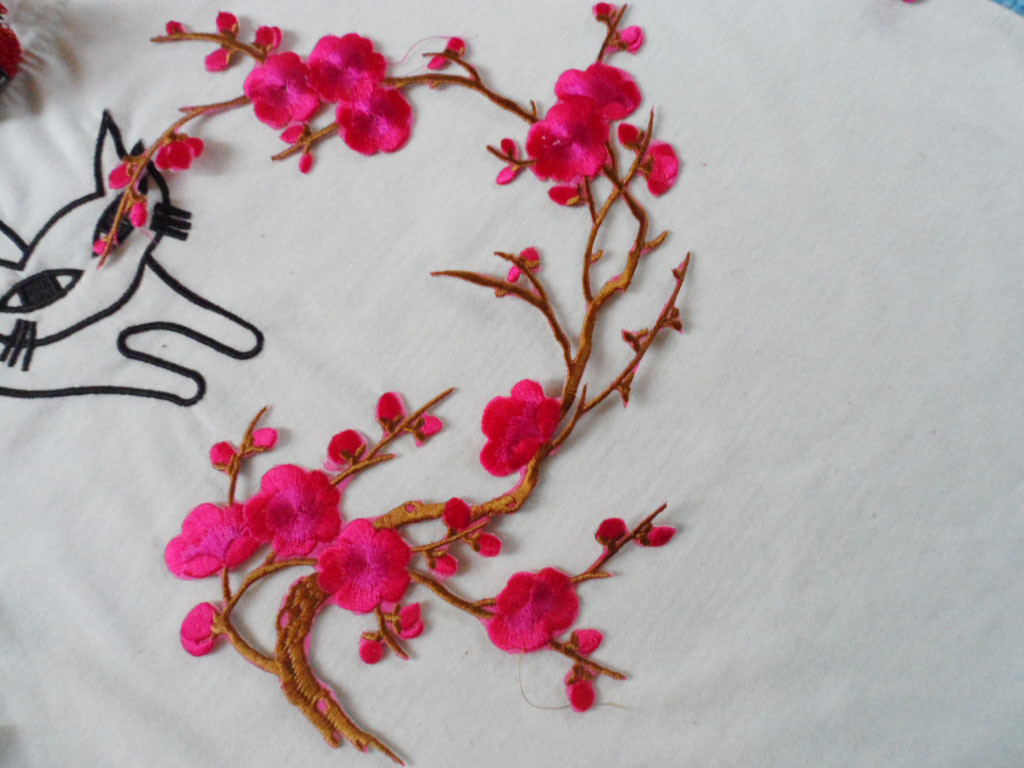 Hot Fix Motif Wintersweet Embroidery Lace Flower