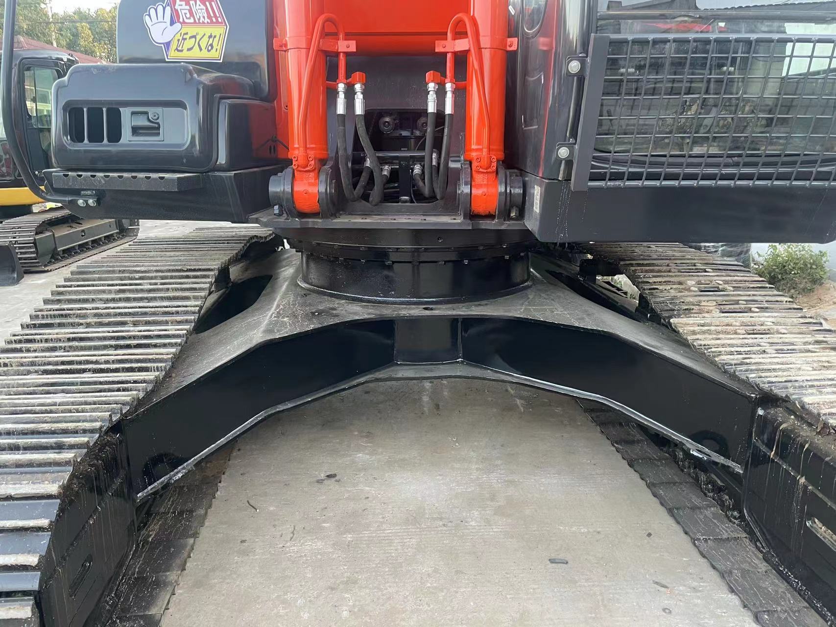 90%NEW used excavator HITACHI ZX240 factory price for sale