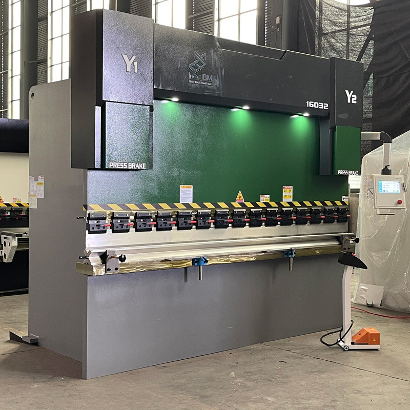 Aoxuan WC67Y-160T3200 Torsion Bar Press Brake Integrally Welded Structure