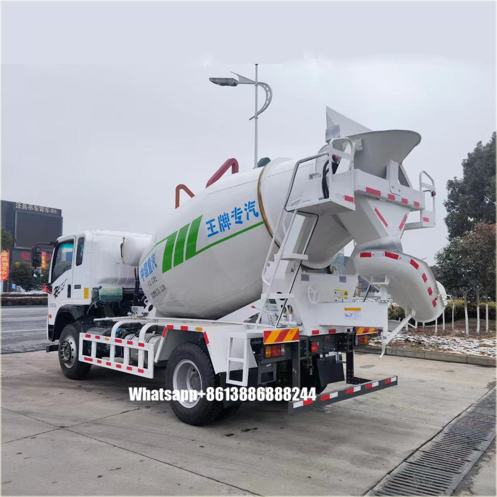 Sinotruk 5000-6000 Liters Mixing Truck Cement Mixer Truck