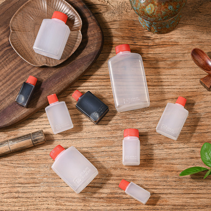 Small Square 6ml 30ml Plastic Squeeze Bottles Sushi Sauce Dispenser Shatterproof