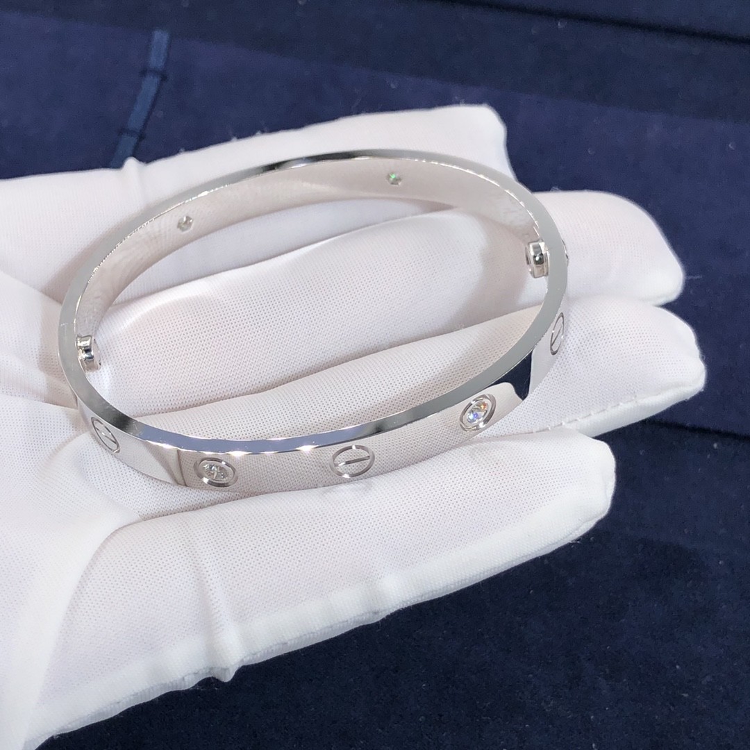 High-End High Quality Elegant Amazing Car Tier 18k LOVE Bracelet 4 Diamonds