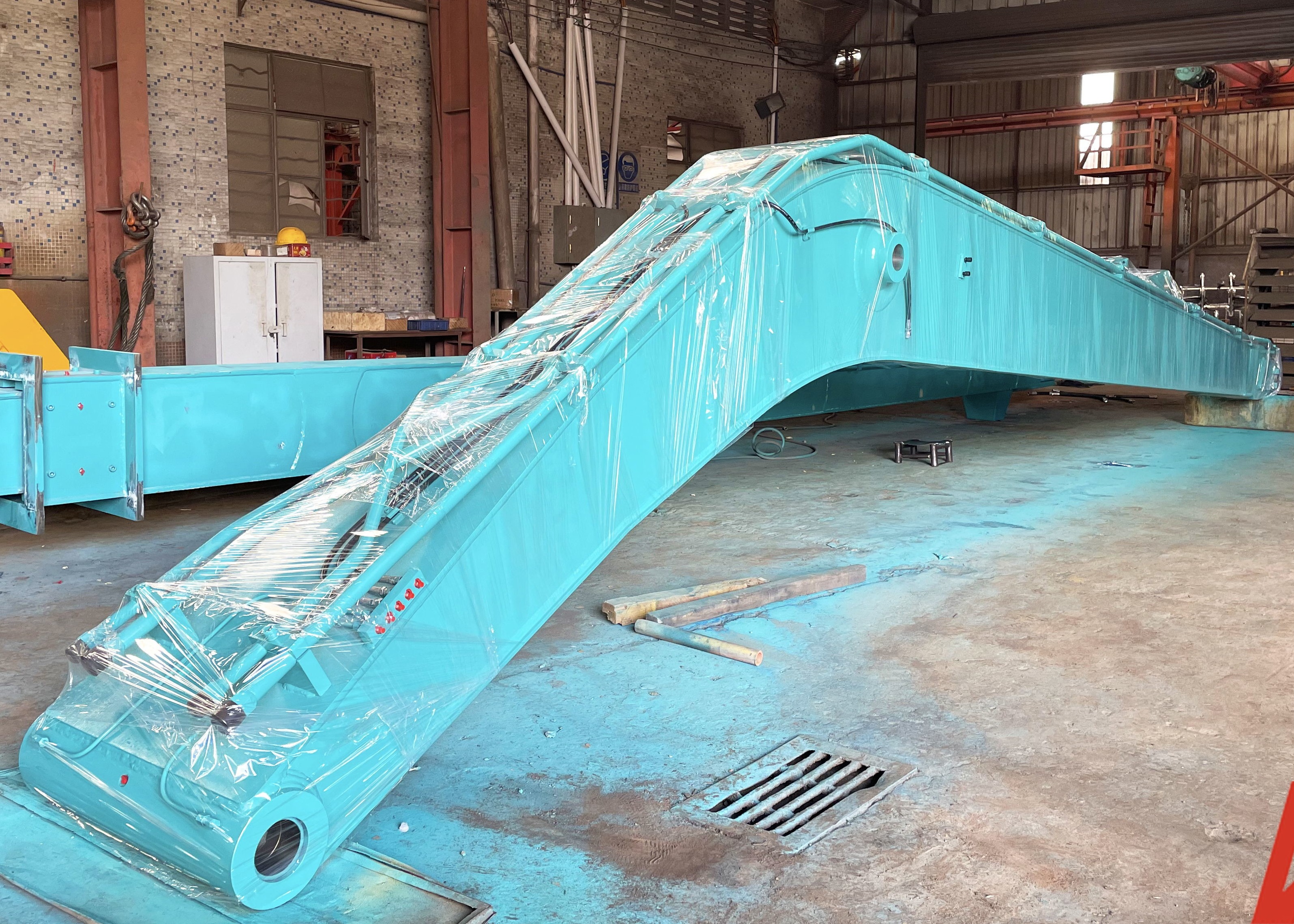 We sell a Long Reach Excavator Boom that excels in quality and has an incredible reach, durability, and adaptability.