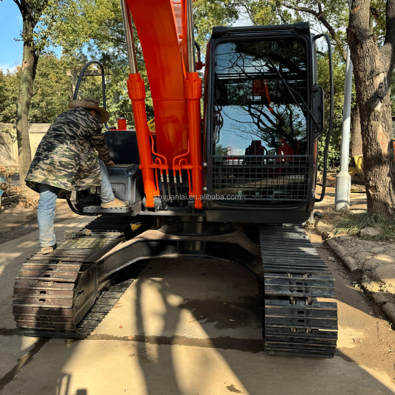 Used Hitachi Excavator ZX60 with ISUZU Engine High Comfort High Safety and Precision